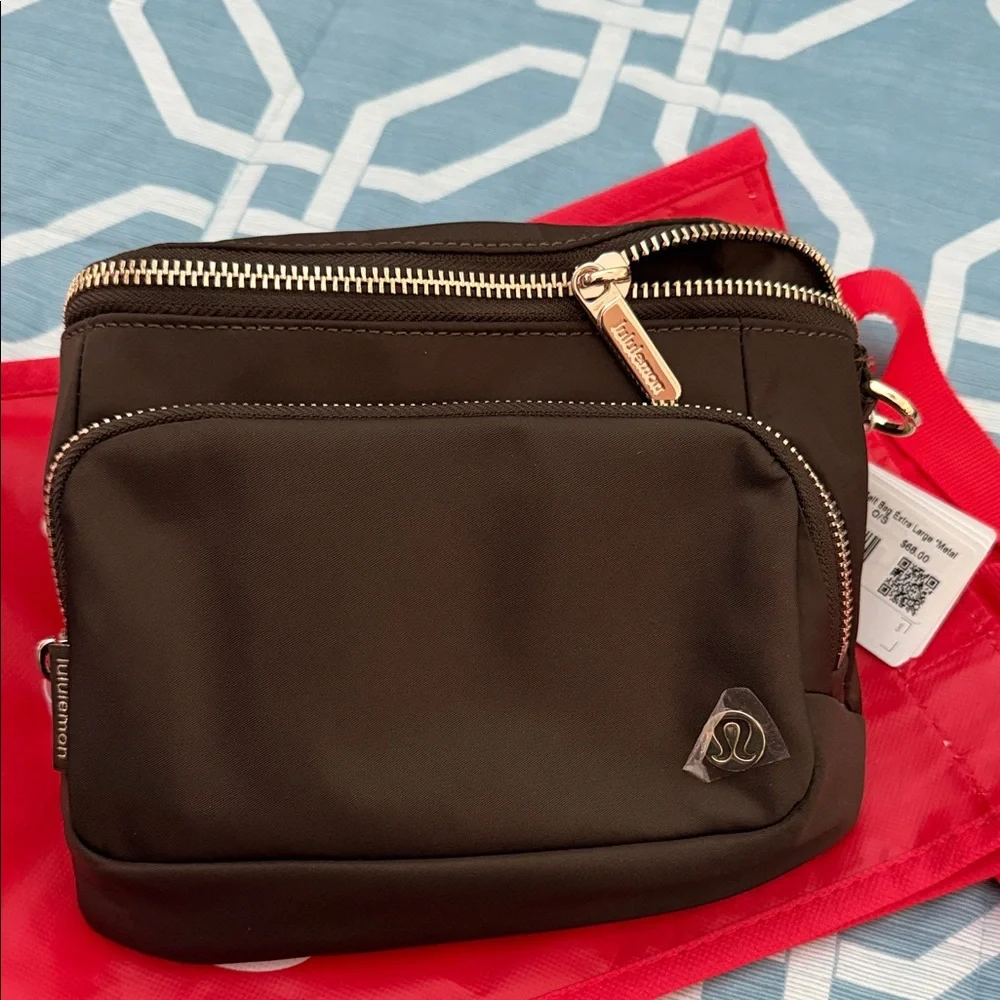 lululemon athletica brown walnut crunch with gold Belt Bag XL - Picture 3 of 9